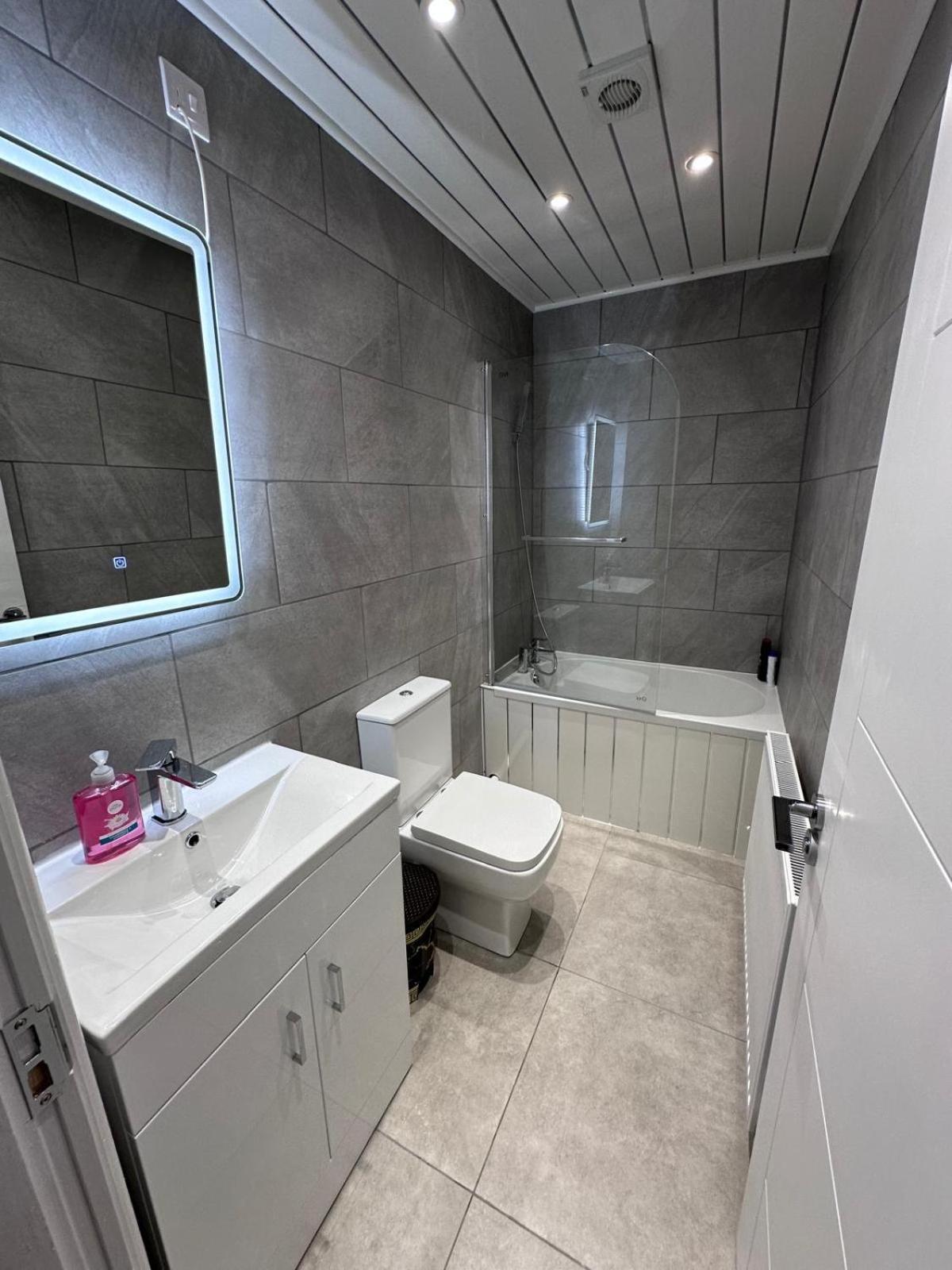 Modern Two-Bedroom Apartment Manchester Luaran gambar